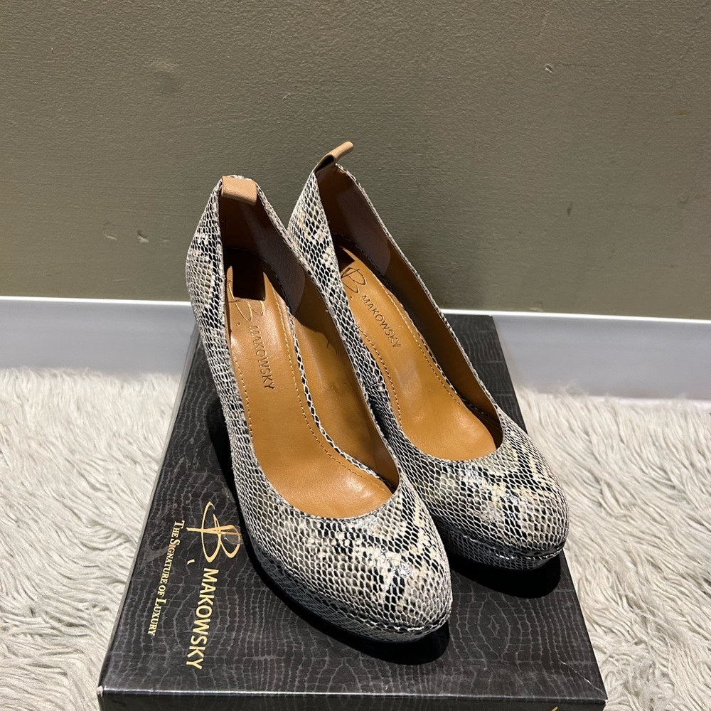 B. MAKOWSKY SNAKESKIN WEDGE